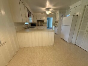 940 Gabriel Rd in Cayce, SC - Building Photo - Building Photo