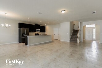 1675 Liberty Tree Pl in Jacksonville, FL - Foto de edificio - Building Photo