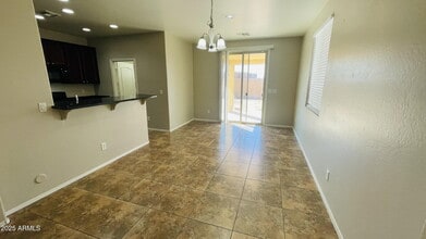 42447 W Capistrano Dr in Maricopa, AZ - Building Photo - Building Photo