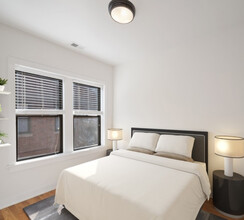 2209 W Eastwood Ave, Unit 2 in Chicago, IL - Building Photo - Building Photo