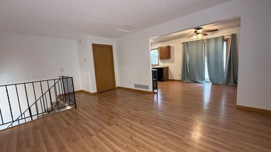 8627-8635 Woodlawn Dr in Rockford, MN - Building Photo - Building Photo