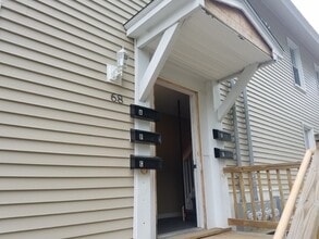 68 Pearl St, Unit B in Middleboro, MA - Building Photo - Building Photo