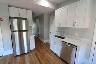 460 Saratoga St, Unit 2 in Boston, MA - Building Photo