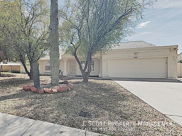 1551 E Dava Dr in Tempe, AZ - Building Photo