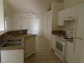 3018 SW 10th Ave in Cape Coral, FL - Building Photo - Building Photo