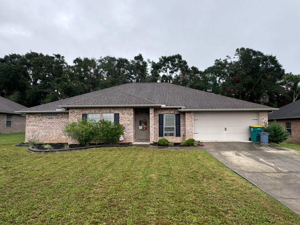 5274 Moore Loop in Crestview, FL - Foto de edificio