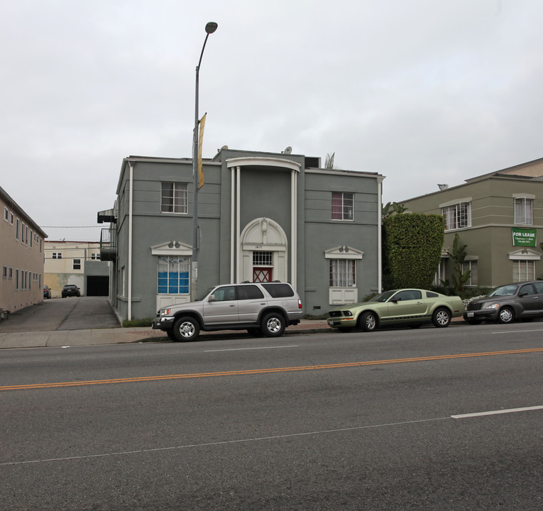 1617 Hillhurst Ave in Los Angeles, CA - Building Photo