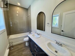 65 Holgate St in Barrie, ON - Building Photo - Building Photo