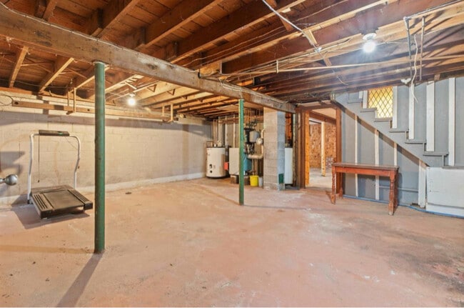 22 Henry St in Salem, NH - Building Photo - Building Photo