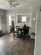 29 Pierce St, Unit First Floor in Westerly, RI - Foto de edificio - Building Photo