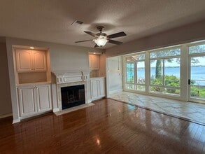 806 Regatta Cir in Niceville, FL - Building Photo - Building Photo