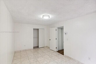7794 NW 14th Ct, Unit B in Miami, FL - Building Photo - Building Photo