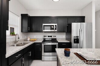 1604 Deer Hls in Edinburg, TX - Building Photo - Building Photo