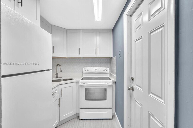 101 SE 6th Ave in Pompano Beach, FL - Building Photo - Building Photo