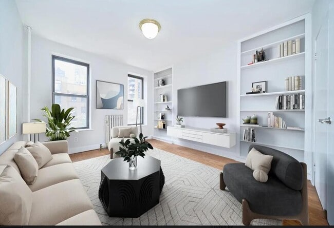 595 10th Ave in New York, NY - Building Photo - Building Photo
