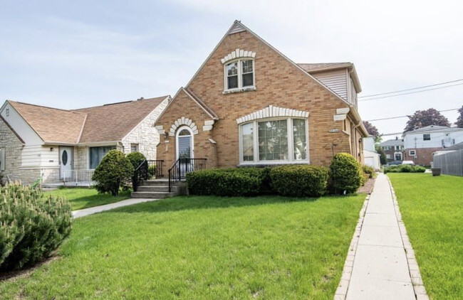 property at 3214 S 36th St