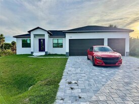 13435 Bouvardia Ln, Unit 109 in Port Charlotte, FL - Building Photo