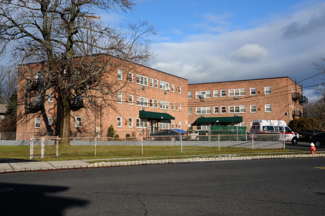 34 Grant Ave in Dumont, NJ - Building Photo