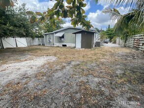 10423 S 228th Ln in Boca Raton, FL - Building Photo - Building Photo