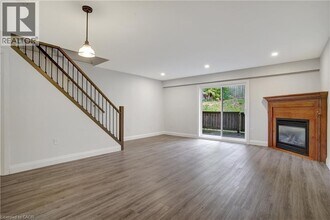 162 Jansen Ave in Kitchener, ON - Building Photo - Building Photo