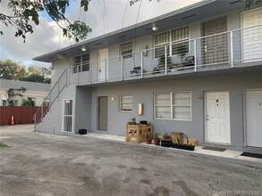 552 NE 61st St-Unit -6 in Miami, FL - Building Photo - Building Photo