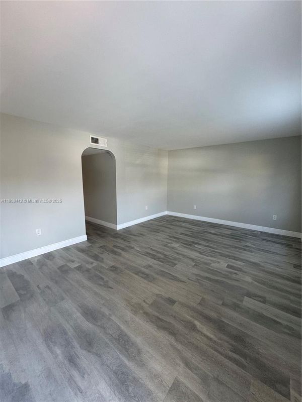 9050 NW 28th St in Coral Springs, FL - Building Photo - Building Photo