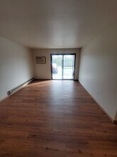 1320 Meadow Creek Dr. (8 Unit) in Pewaukee, WI - Building Photo - Interior Photo