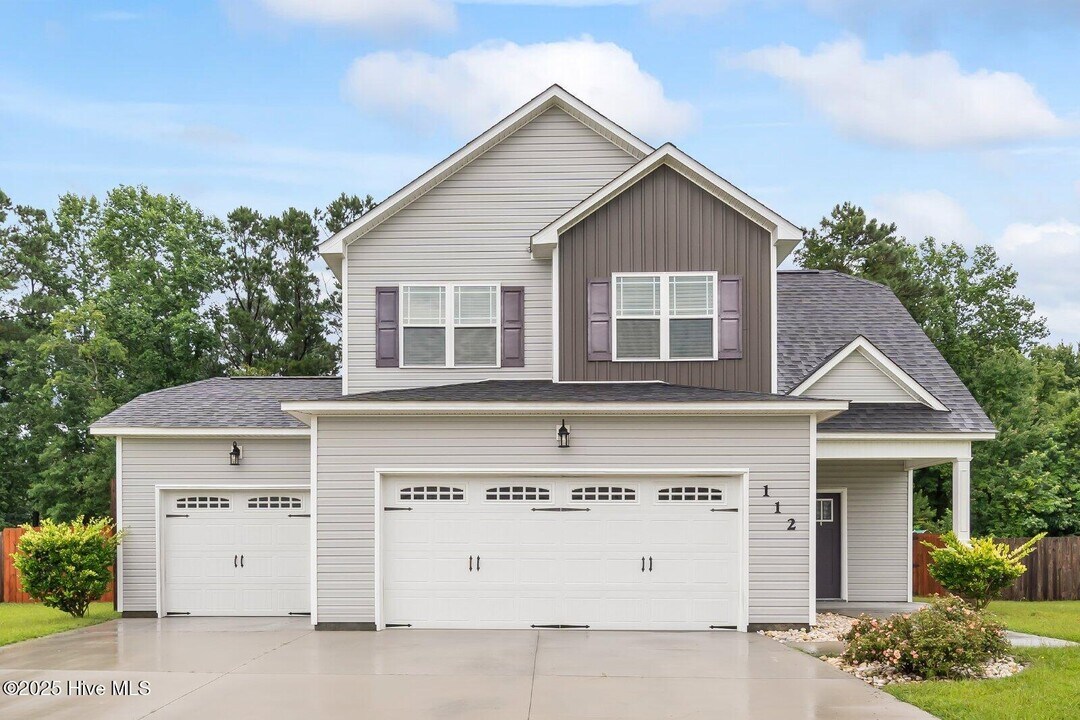 112 Longhorn Rd in Jacksonville, NC - Building Photo