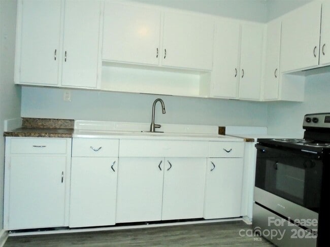 1241 Reece Rd in Charlotte, NC - Building Photo - Building Photo