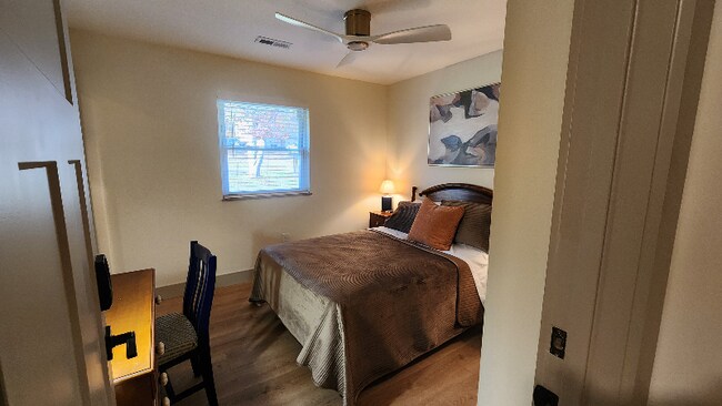 1704 S Forest Dr in Knoxville, TN - Building Photo - Building Photo