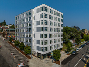 Koz on Market in Tacoma, WA - Foto de edificio - Building Photo