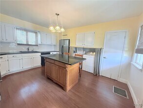 62 Elm St in Cortland, NY - Building Photo - Building Photo