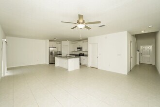 17884 Beaming Rays Ln in Lutz, FL - Foto de edificio - Building Photo