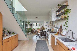 12701 Admiral Ave in Los Angeles, CA - Building Photo - Building Photo
