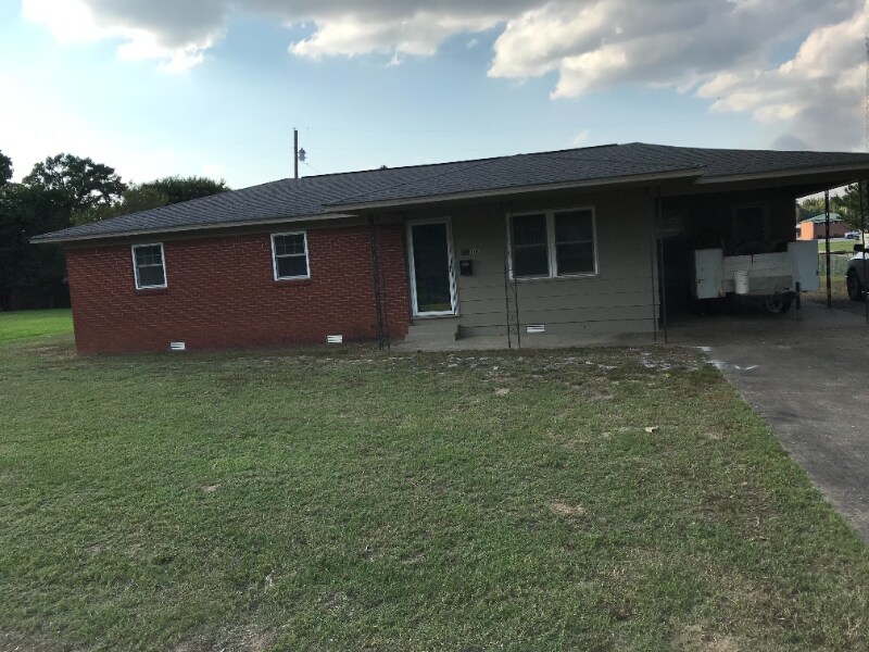 701 Oak St in Augusta, AR - Foto de edificio