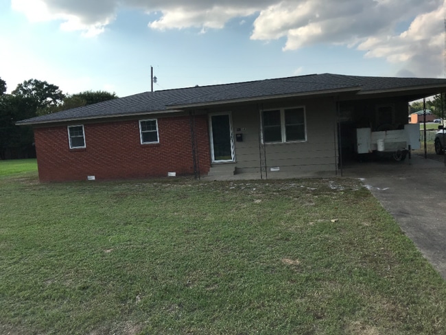 property at 701 Oak St