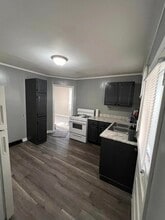 1609 Kenneth Ave, Unit REAR in New Kensington, PA - Foto de edificio - Building Photo