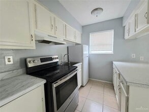 8 N 11th St in McAllen, TX - Building Photo - Building Photo