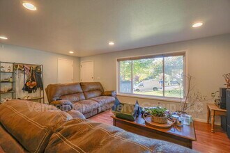 4901 NE 47th Ave in Vancouver, WA - Building Photo - Building Photo