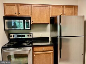 11703 Olde English Dr in Reston, VA - Building Photo