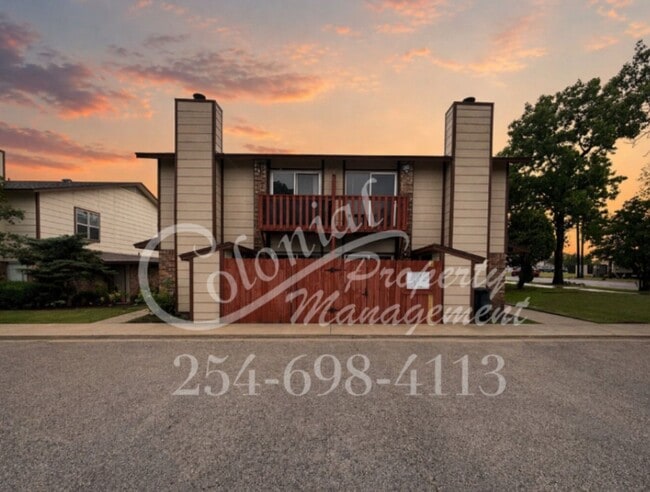 3002 Chaucer Dr