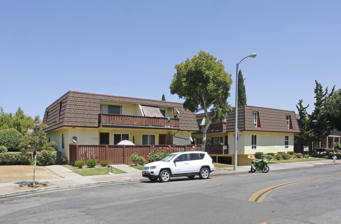 Four Palms Apartments in Sunnyvale, CA - Building Photo