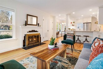 9716 Dayton Ave N in Seattle, WA - Building Photo - Building Photo