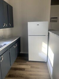 214 Sidney St photo'