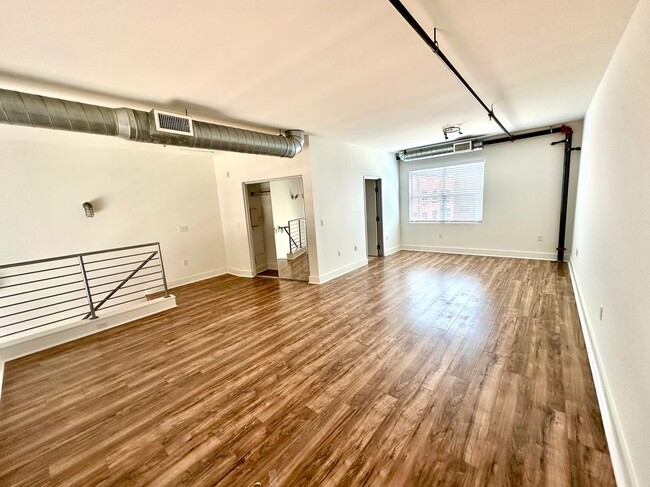 716 N Santiago St in Santa Ana, CA - Building Photo - Building Photo