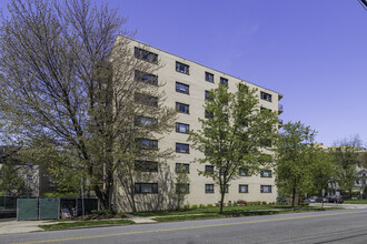 Terrill Manor in Hackensack, NJ - Foto de edificio - Building Photo