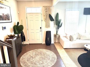 17351 Redshank Rd in Dumfries, VA - Building Photo - Building Photo