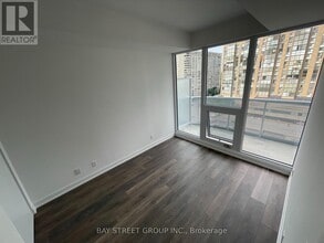15-915 Holmes Ave in Toronto, ON - Building Photo - Building Photo