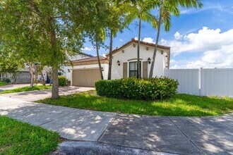 16186 SW 65th Ln in Miami, FL - Building Photo - Building Photo
