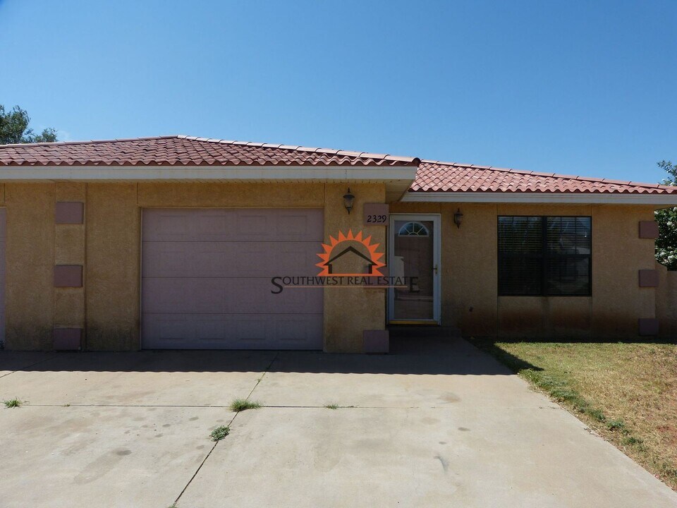 2329-2333 Newman Dr in Clovis, NM - Building Photo